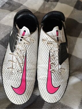 Nike men’s cleats